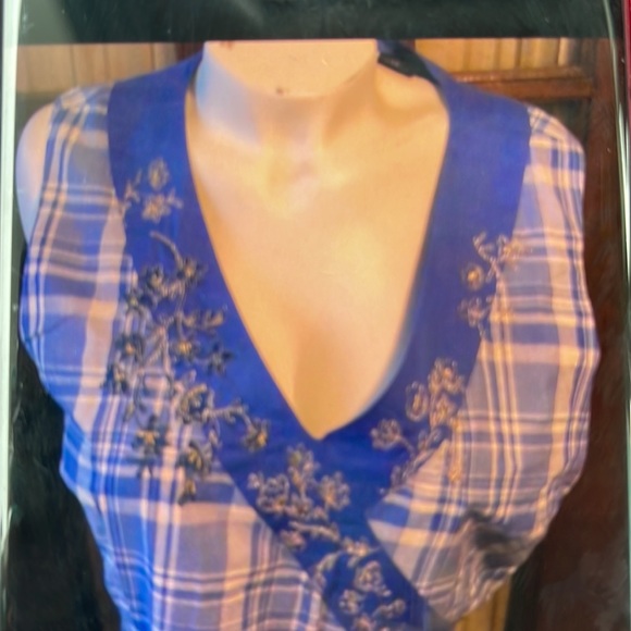 BOSTON DESIGN STUDIO WOMEN 16 BLUE AND WHITE PLAID SLEEVELESS V-NECK DRESS - Picture 4 of 8